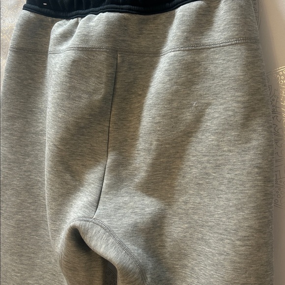 Nike Tech Fleece Joggers Men’s Gray and Black Sweatpants XS - Picture 14 of 15
